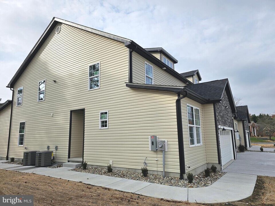 6 Valhalla Ct in Dover, DE - Building Photo