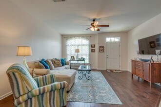 2022 Traemoor Village Dr in Nashville, TN - Building Photo - Building Photo