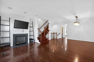 610 Sprintsail Way in Oxon Hill, MD - Building Photo - Building Photo