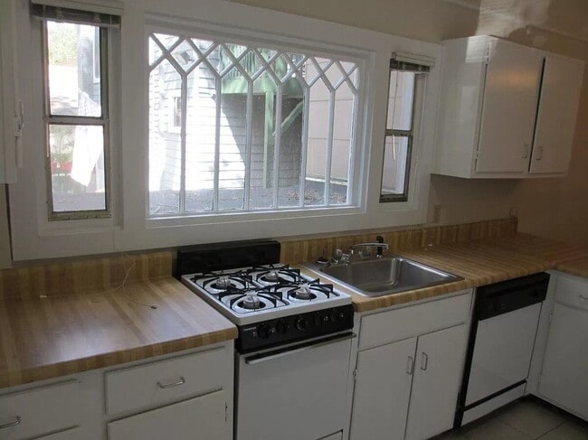 852 Monroe Dr NE in Atlanta, GA - Building Photo - Building Photo