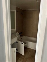 3211 SW 44th St in Fort Lauderdale, FL - Building Photo - Building Photo