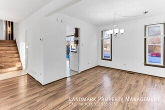 18819 Oakwood Ct in Country Club Hills, IL - Building Photo - Building Photo