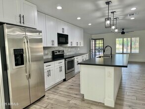 17844 N 55th Ave in Glendale, AZ - Foto de edificio - Building Photo