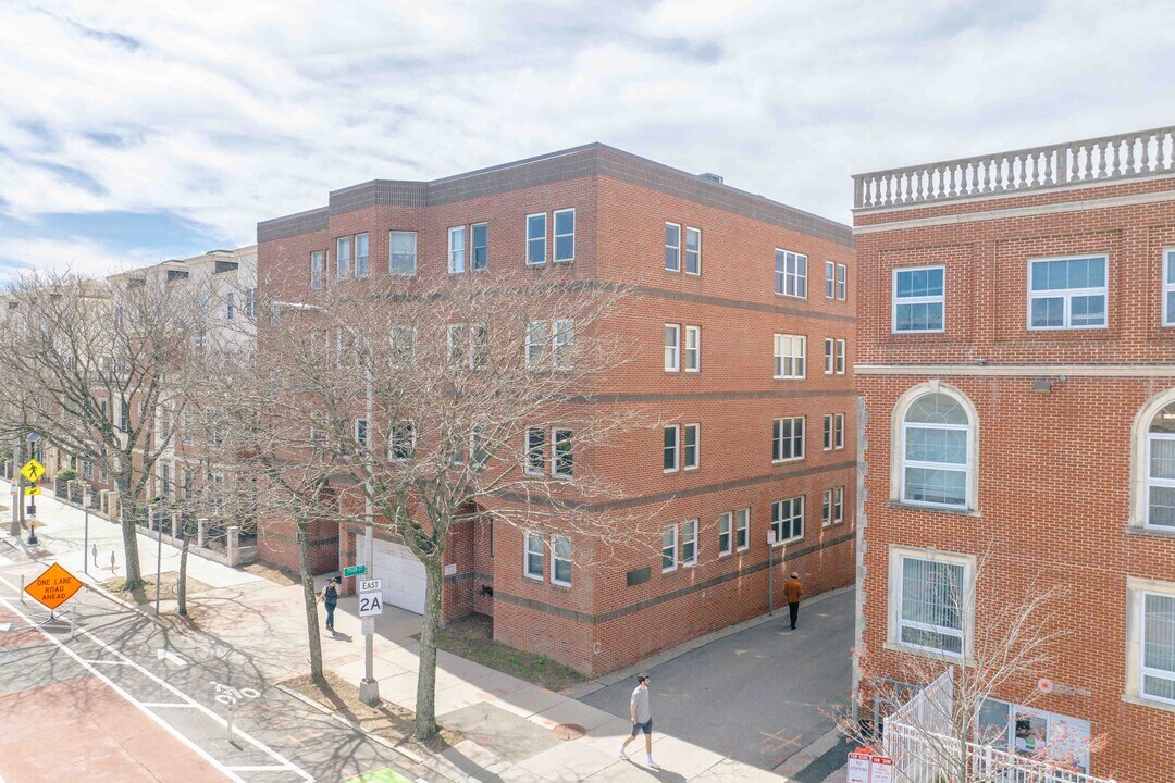 2456-2460 Massachusetts Ave in Cambridge, MA - Building Photo