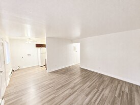 6090 Olde Wadsworth Blvd, Unit 8 in Arvada, CO - Building Photo