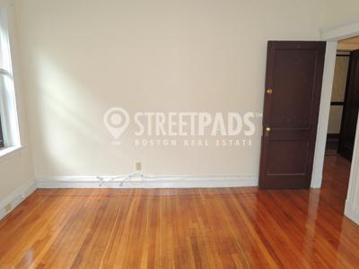 17-19-19 Washington St in Malden, MA - Building Photo - Building Photo