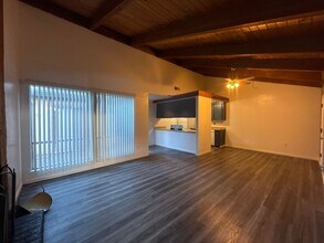 7232 Kelley Dr in Stockton, CA - Building Photo - Building Photo