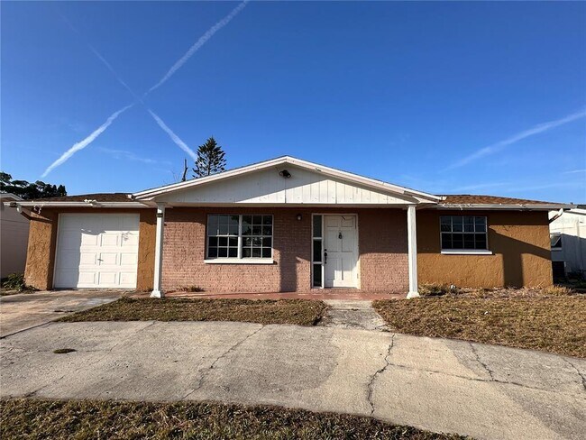 3215 Bright Dr in Holiday, FL - Building Photo - Building Photo
