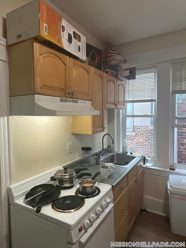895 Huntington Ave