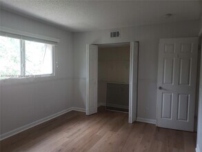 2520 Van Buren St in Hollywood, FL - Building Photo - Building Photo