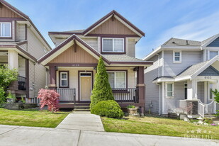 6129-6148 148 St in Surrey, BC - Building Photo