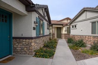 Village at Carver Mountain in Laveen, AZ - Foto de edificio - Building Photo