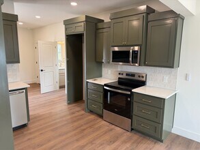 408 2nd Ave SE in Gravette, AR - Building Photo - Building Photo