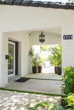 1213 Alberca St in Coral Gables, FL - Building Photo - Building Photo