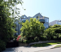 Henley Park in Vancouver, BC - Building Photo