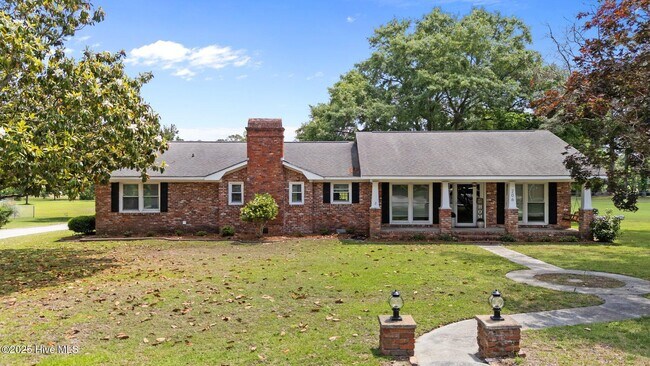 property at 206 Brentwood Ct
