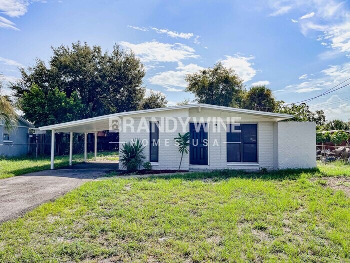 3005 Dodge St in Tampa, FL - Foto de edificio