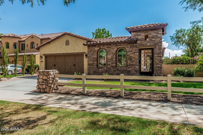 property at 3813 E Old Stone Cir