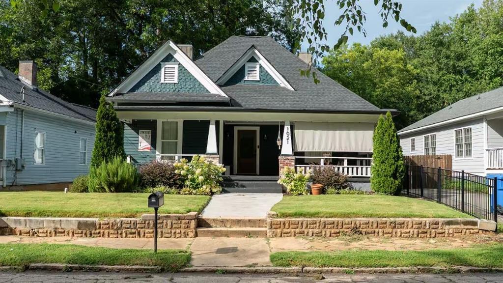 1021 Lawton Ave SW in Atlanta, GA - Building Photo