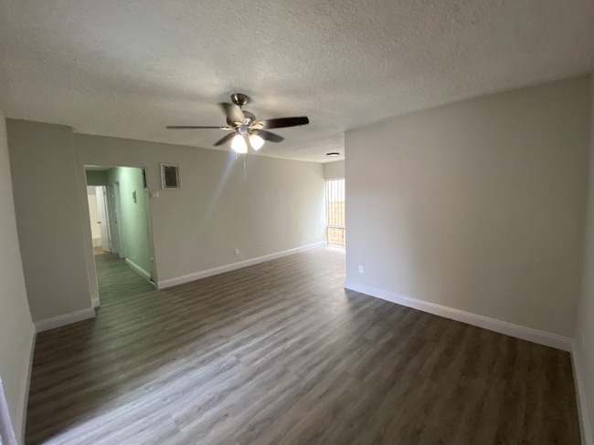 641 W 92nd St in Los Angeles, CA - Building Photo - Building Photo