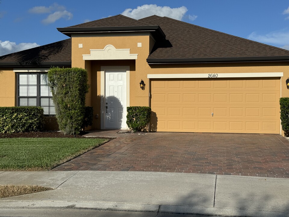 2640 Vineyard Cir in Sanford, FL - Building Photo