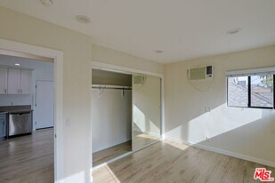 1277 W 23rd St in Los Angeles, CA - Building Photo
