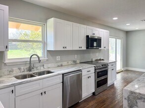 5099 Woodland Dr in Irving, TX - Building Photo - Building Photo