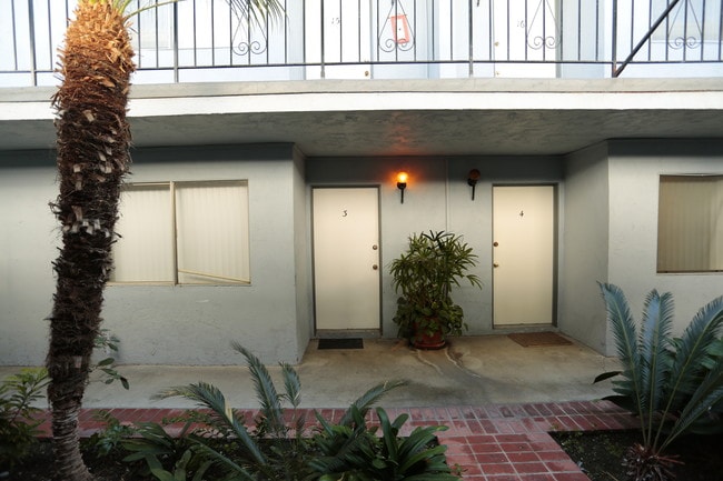 El Presidente in San Clemente, CA - Building Photo - Building Photo