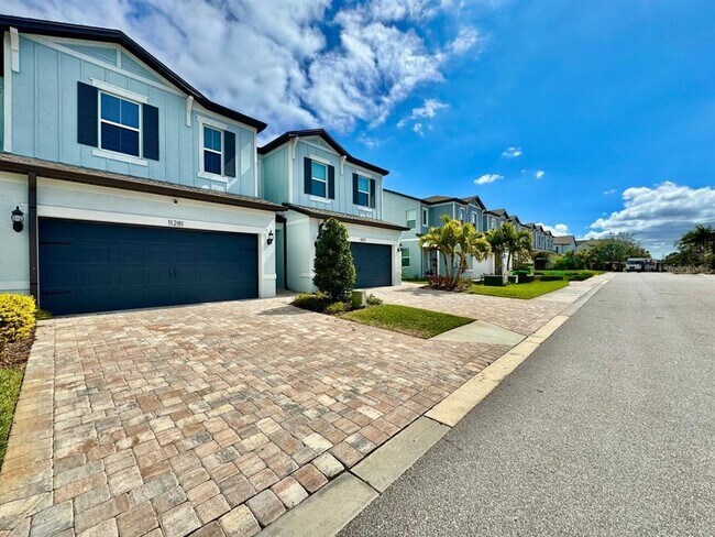 11281 Beach Walk Wy NE in St. Petersburg, FL - Building Photo - Building Photo