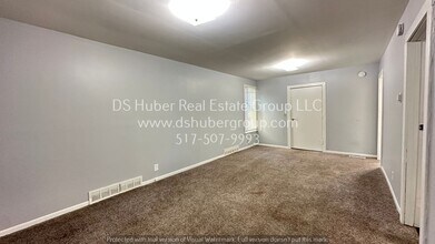 923 Cleveland St in Lansing, MI - Building Photo - Building Photo