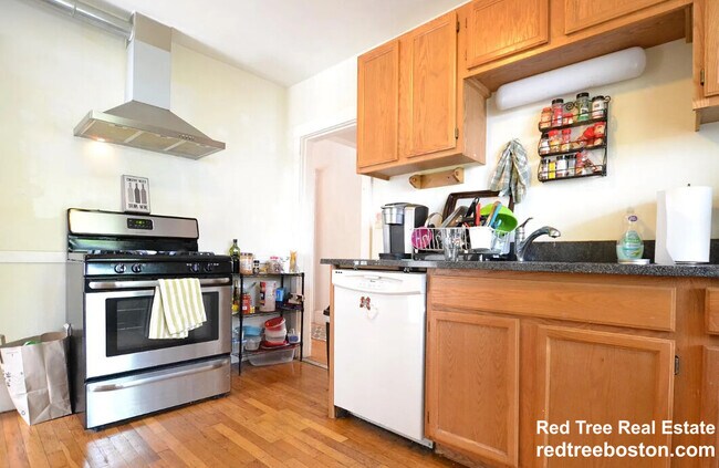 25 Colborne Rd, Unit 1 in Boston, MA - Building Photo - Building Photo
