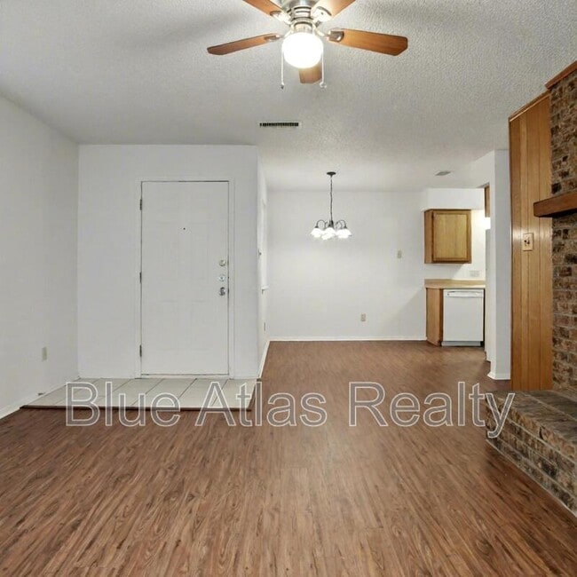 7016 Lincoln Dr in North Richland Hills, TX - Building Photo - Building Photo