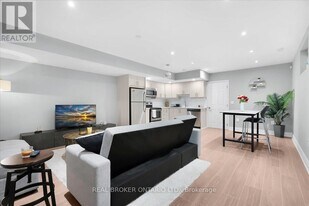 25A Mystic Ave in Toronto, ON - Building Photo