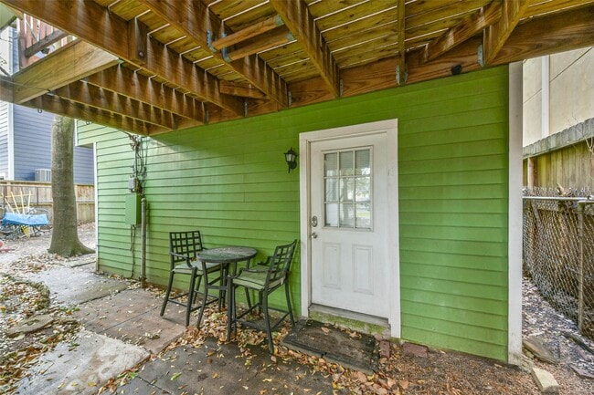 property at 402 Bomar St