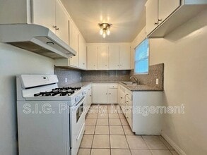 627 1/2 W Glenoaks Blvd in Glendale, CA - Building Photo - Building Photo