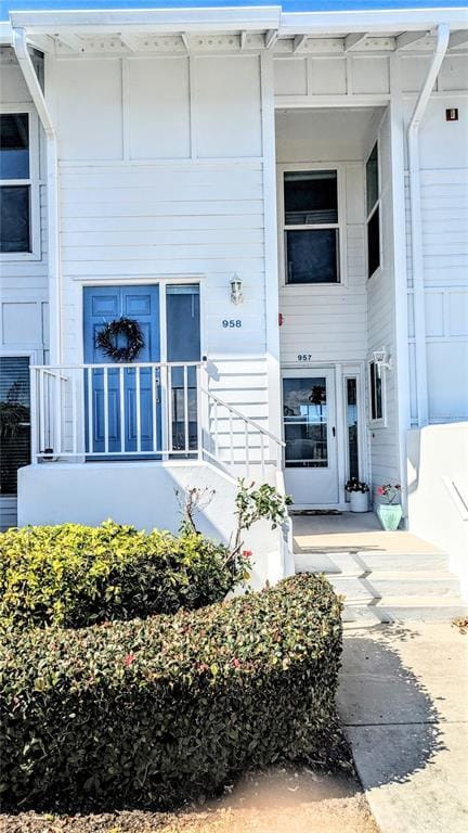 property at 958 Sandpiper Cir