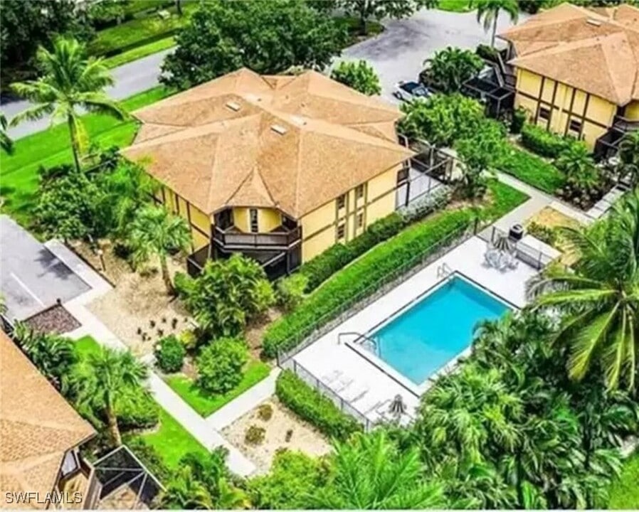 13531 Siesta Pines Ct in Ft. Myers, FL - Building Photo