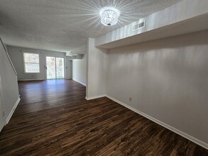 117 Kingsbury Dr in Chapel Hill, NC - Building Photo - Building Photo