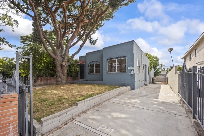 2965 S Rimpau Blvd in Los Angeles, CA - Building Photo - Building Photo