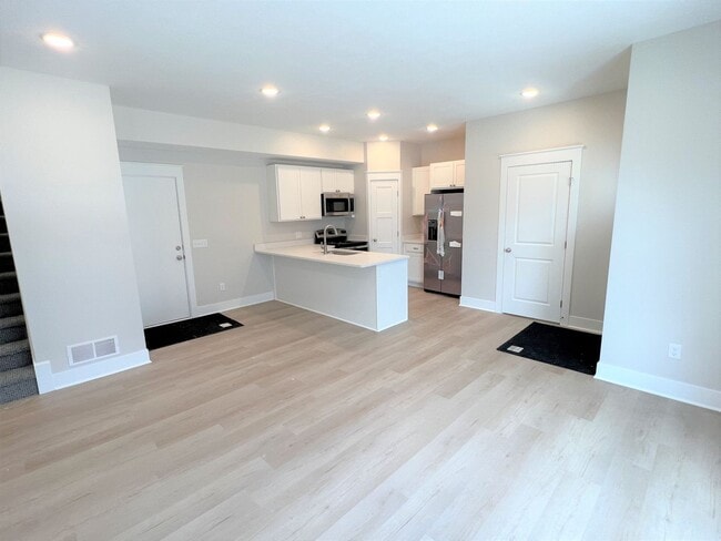 2112 Sherwood Ave in Holland, MI - Building Photo - Building Photo