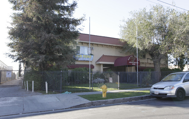 South Pointe in North Hollywood, CA - Foto de edificio - Building Photo