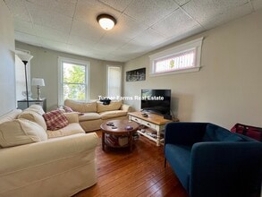 14 Dow St, Unit 2 in Somerville, MA - Building Photo - Building Photo