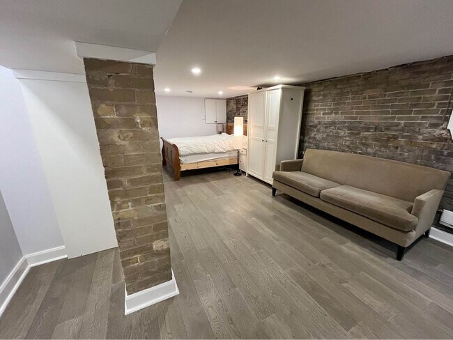 7 Hambly Av in Toronto, ON - Building Photo - Building Photo