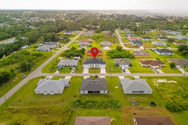 1136 Ichabod Ave, Unit 1 in Lehigh Acres, FL - Building Photo - Building Photo