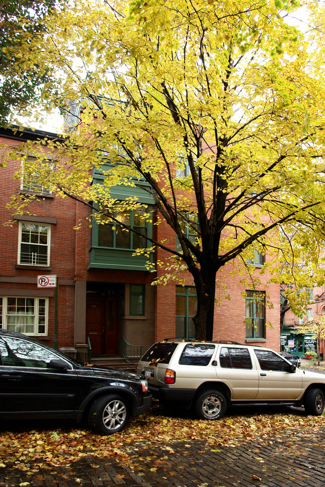 5 Columbia Pl in Brooklyn, NY - Foto de edificio - Building Photo