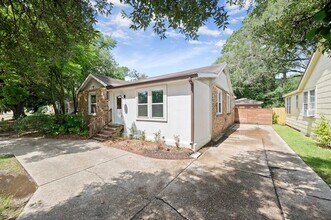 1642 College Dr in Baton Rouge, LA - Building Photo - Building Photo
