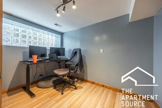 1349 N Washtenaw Ave in Chicago, IL - Building Photo - Building Photo