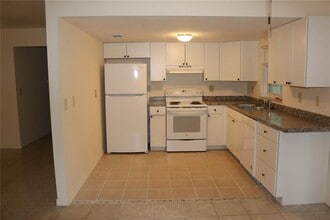 5980 NW 62nd Ave in Ocala, FL - Building Photo - Building Photo