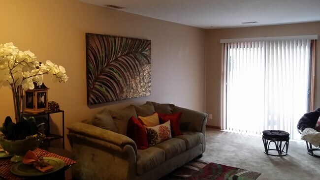 550 Courtwood Ln, Unit #2 in Hendersonville, NC - Building Photo - Building Photo