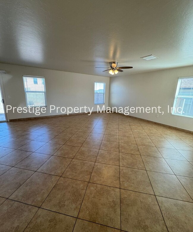 1106 W Vuelta Las Verdolagas in Sahuarita, AZ - Building Photo - Building Photo